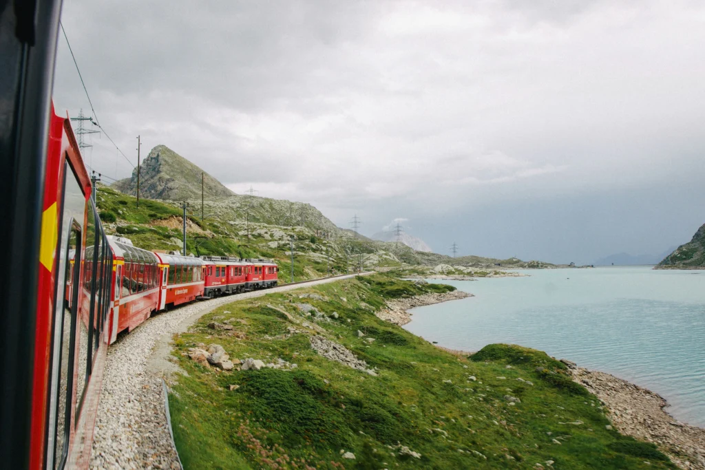 Viajes en Tren de Lujo Reviviendo la Época Dorada del Ferrocarril