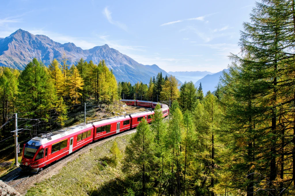 Viajes en Tren de Lujo Reviviendo la Época Dorada del Ferrocarril